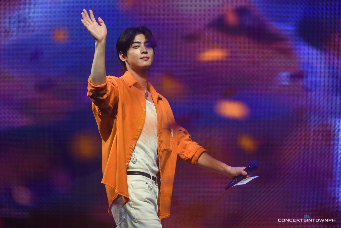 Cha Eun Woo Charms Thousands of Fans at Manila Fan Meet