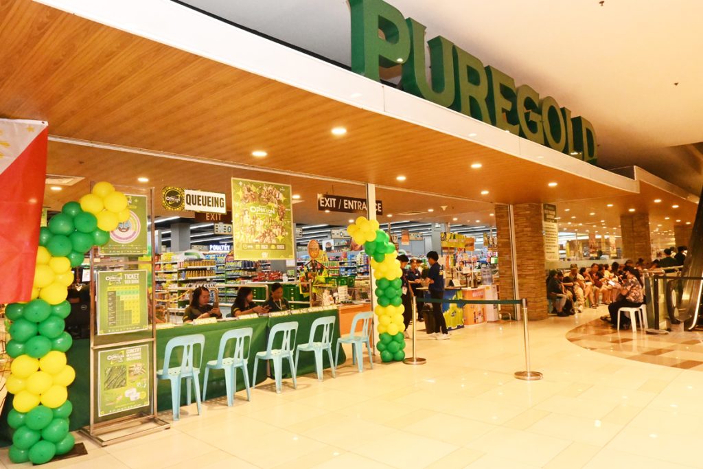 To redeem their tickets, fans had to go to participating Puregold branches and
purchase groceries with a value equivalent to their desired seating section for the
concert.